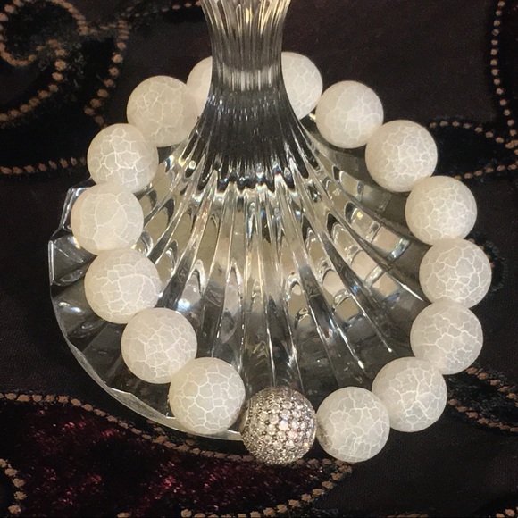 🛍🎁🌲Matte White Lace Agate Bracelet - Picture 2 of 4